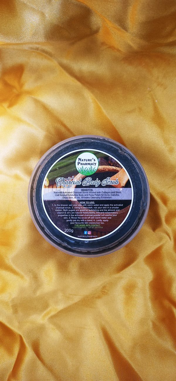 Activated charcoal effectively cleanses the skin, unclogs pores, removes deeper impurities, and dead skin cells. The result is smooth, supple, and even-toned skin.